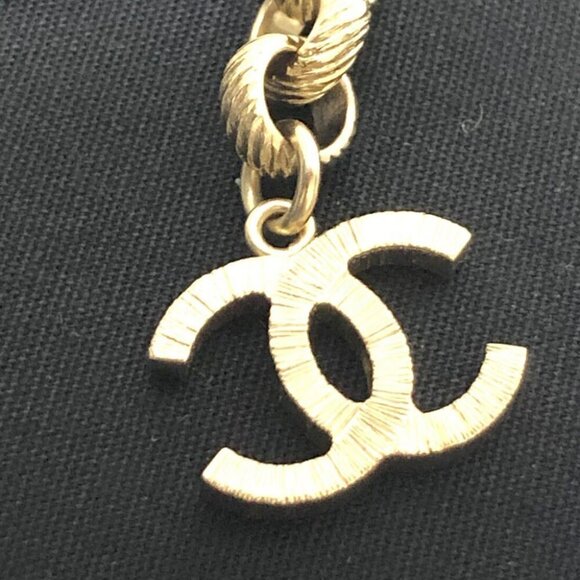 CHANEL CC Logo Rhinestone Charm Chain Bracelet 6.7" Gold Tone P19S Auth - Picture 3 of 8